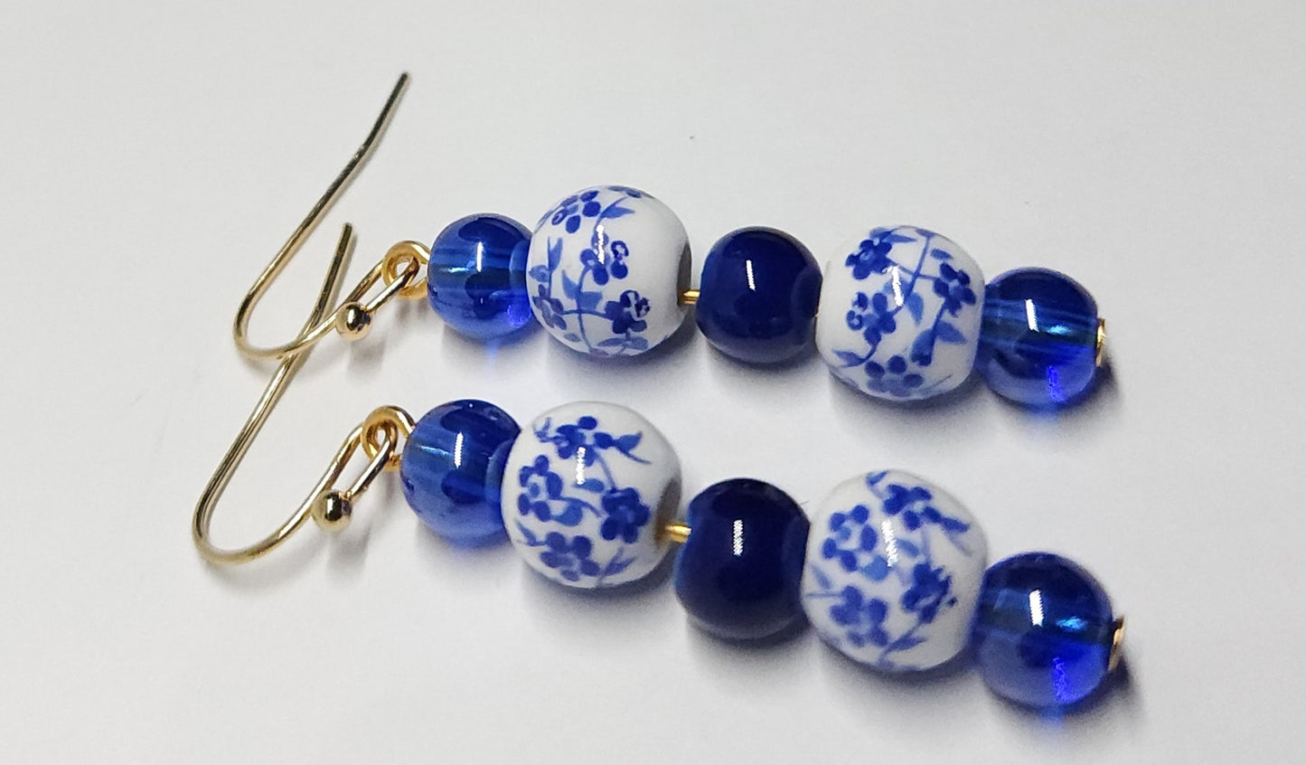 Ceramic and glass with gold-coloured nickel-free hooks